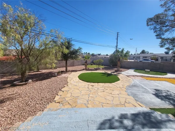 $2,500 | 7180 Polaris Avenue, Las Vegas, NV 89118