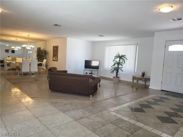 $2,500 | 7180 Polaris Avenue, Las Vegas, NV 89118