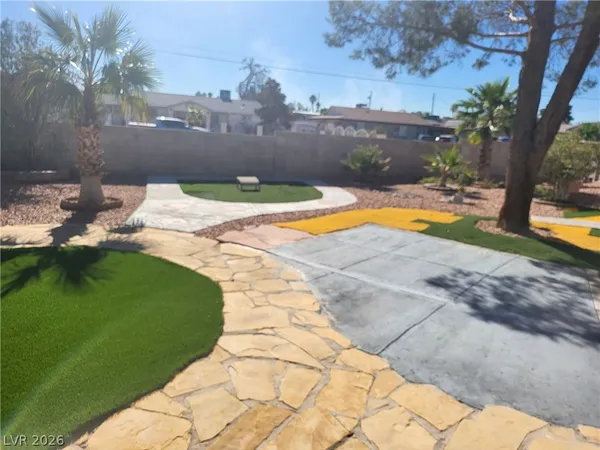 $2,500 | 7180 Polaris Avenue, Las Vegas, NV 89118