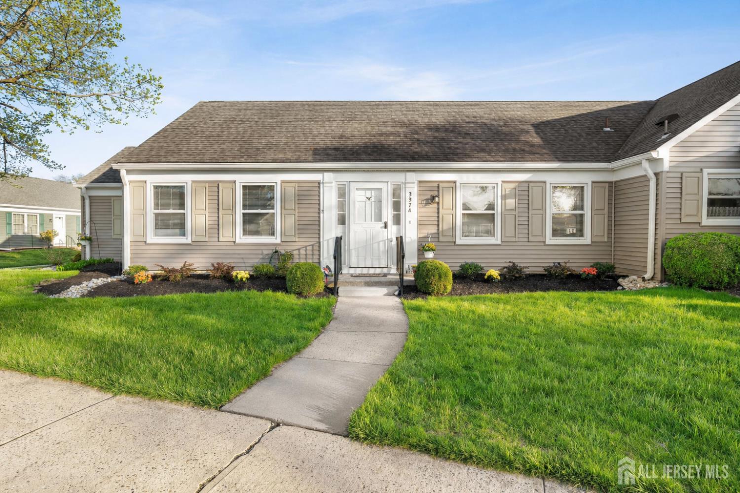 337 A Old Nassau Road, Unit A Monroe Township, NJ 08831 - Photo 2 of 42