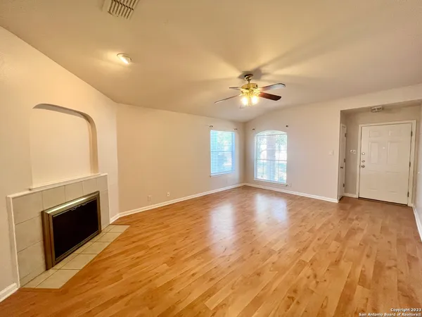 $1,725 | 9924 Spring Beauty, San Antonio, TX 78254