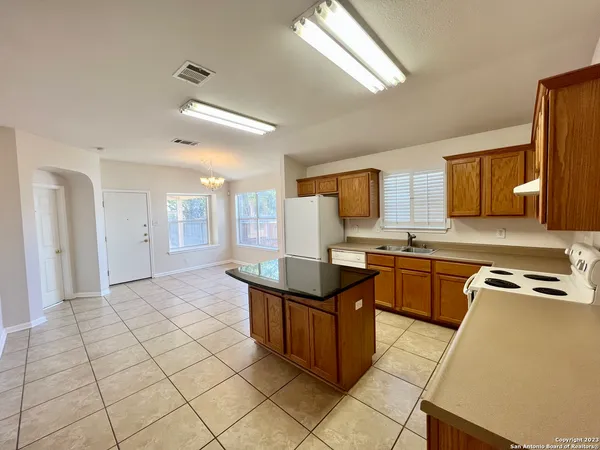 $1,725 | 9924 Spring Beauty, San Antonio, TX 78254