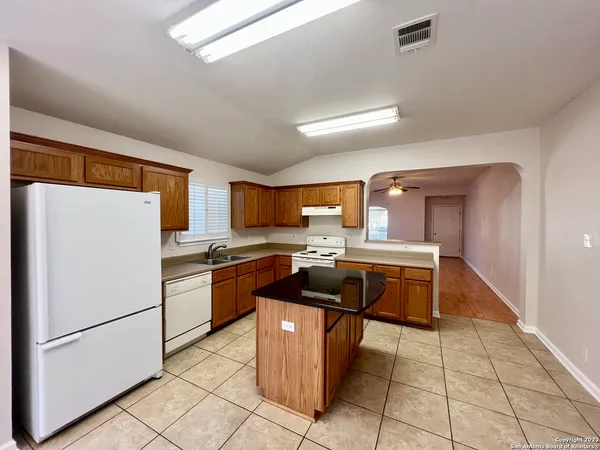 $1,725 | 9924 Spring Beauty, San Antonio, TX 78254