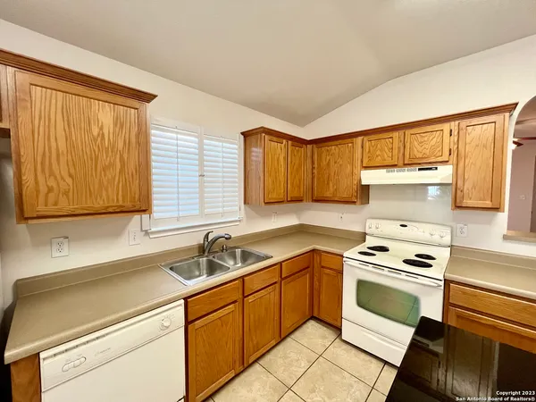 $1,725 | 9924 Spring Beauty, San Antonio, TX 78254