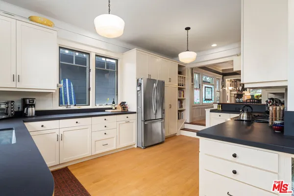 $15,000 | 740 Marco Place, Venice, CA 90291