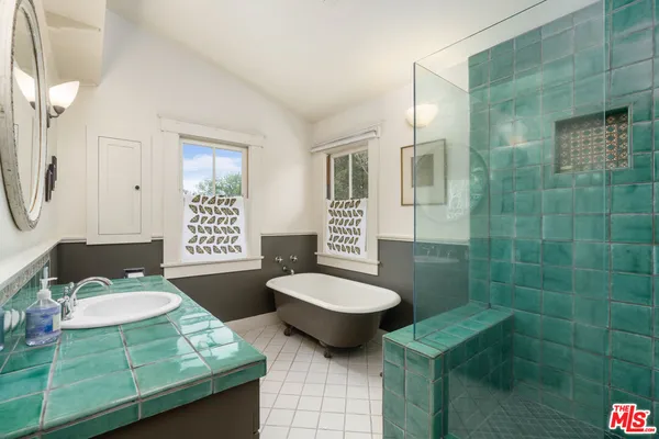$15,000 | 740 Marco Place, Venice, CA 90291