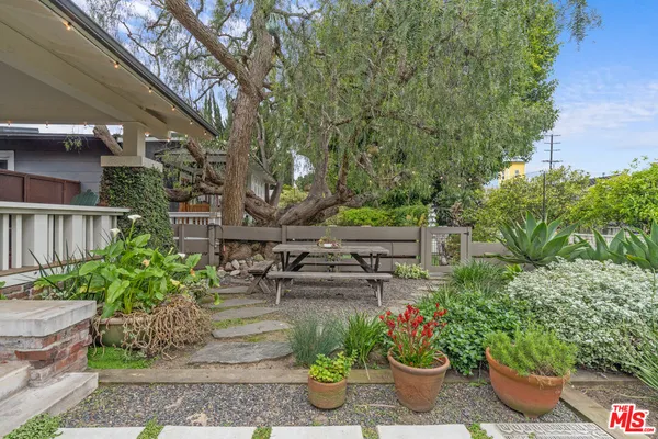 $15,000 | 740 Marco Place, Venice, CA 90291