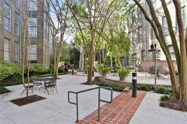 $1,900 | 920 Poeyfarre Street, Unit 108, New Orleans, LA 70130