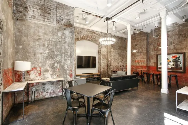 $1,900 | 920 Poeyfarre Street, Unit 108, New Orleans, LA 70130