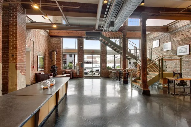 $1,900 | 920 Poeyfarre Street, Unit 108, New Orleans, LA 70130