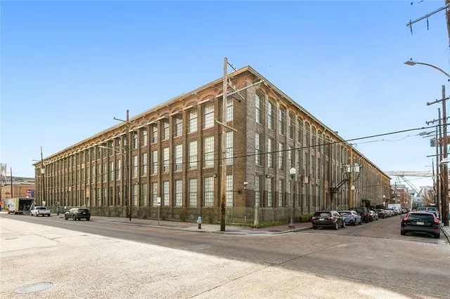 $1,900 | 920 Poeyfarre Street, Unit 108, New Orleans, LA 70130