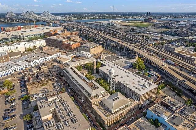 $1,900 | 920 Poeyfarre Street, Unit 108, New Orleans, LA 70130