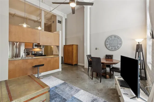 $1,900 | 920 Poeyfarre Street, Unit 108, New Orleans, LA 70130