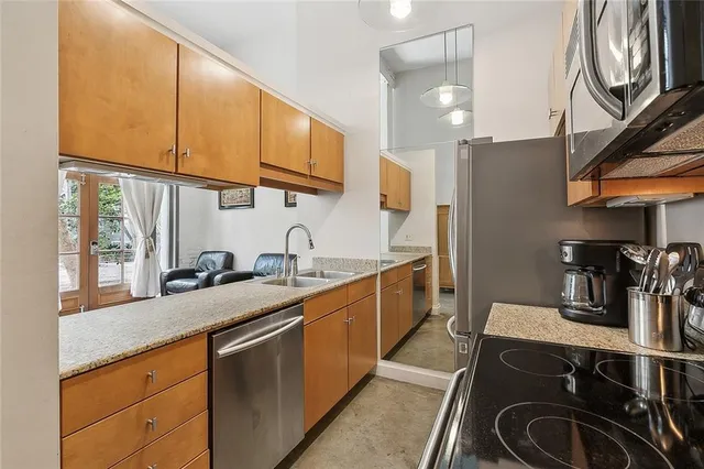 $1,900 | 920 Poeyfarre Street, Unit 108, New Orleans, LA 70130