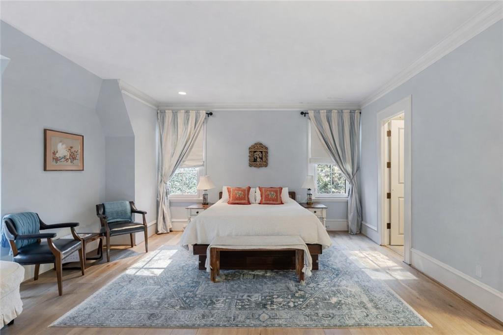 675 West Paces Ferry Road Northwest, Unit 10 Atlanta, GA 30327 - Photo 44 of 47 a bed room with a bed and a table