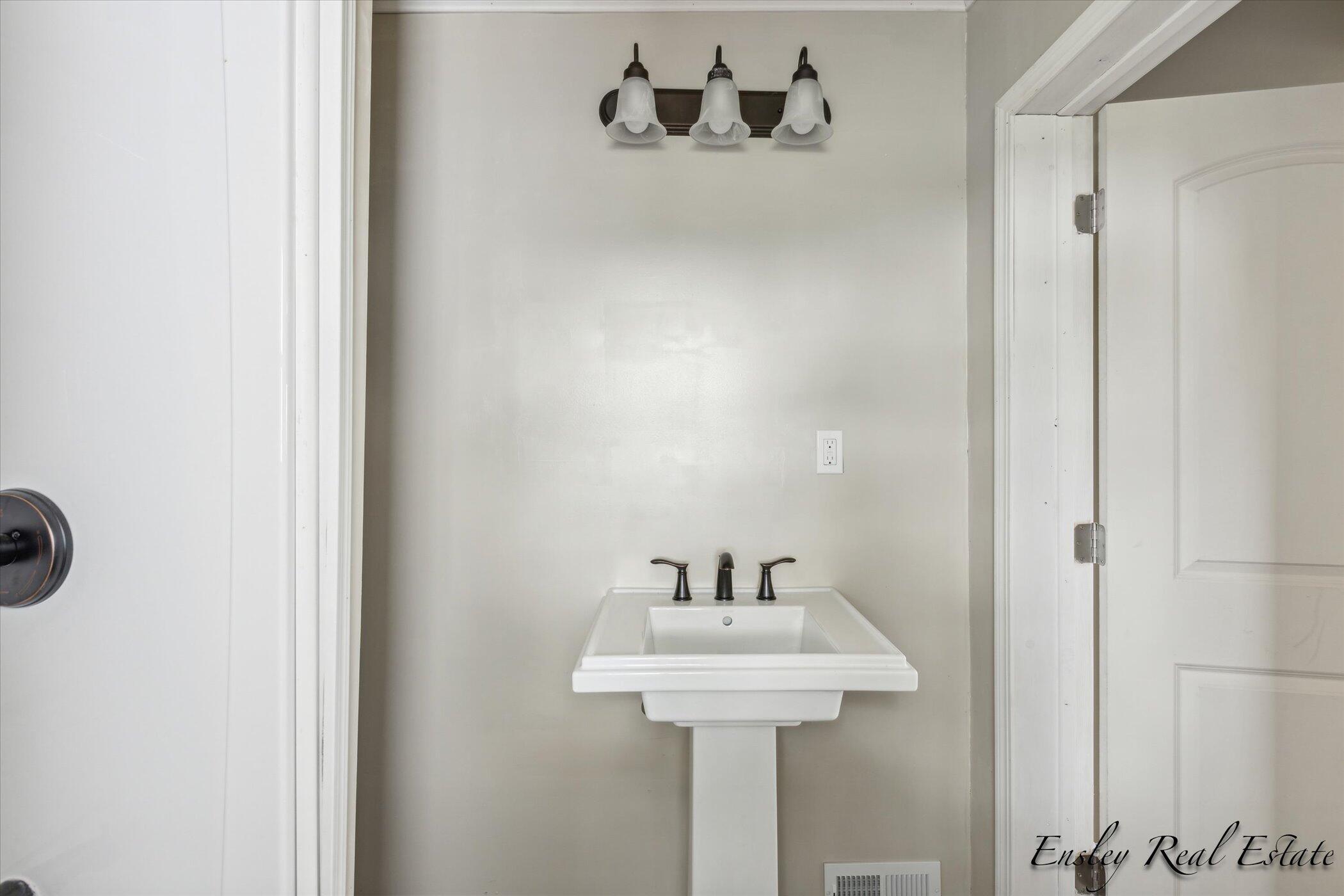 7659 East Fillmore Road Ithaca, MI 48847 - Photo 19 of 38 20-7659-E-Fillmore-Rd-WindowStill-Real-E