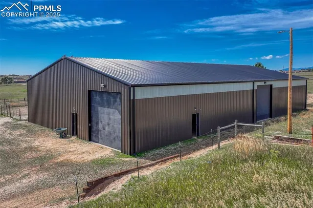 view of a houses with a yard