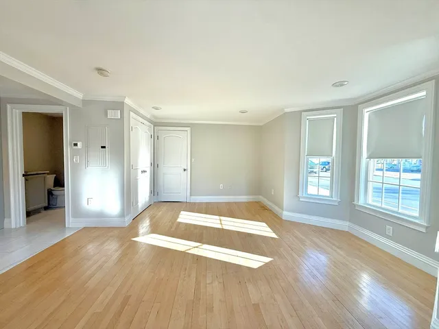 $2,100 | 284 Montvale Avenue, Unit 1L, Woburn, MA 01801