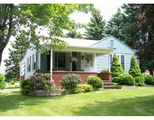 906 Mercer Road Beaver Falls, PA 15010 - Photo 1 of 1 Gallery Image 1