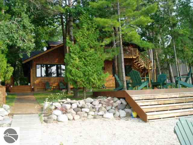 135 North Stony Point Road Suttons Bay, MI 49682 - Photo 8 of 9 1660898-7.JPG