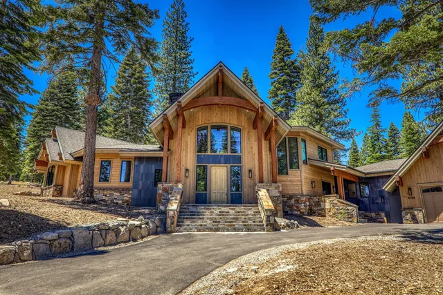 $3,749,995 | 9195 Tarn Circle, Truckee, CA 96161
