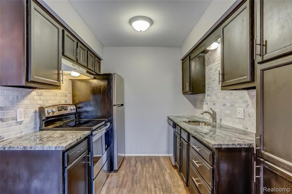 2177 Decker Road, Unit 53 Walled Lake, MI 48390 - Photo 4 of 16