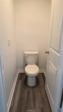 a view of a dry yard