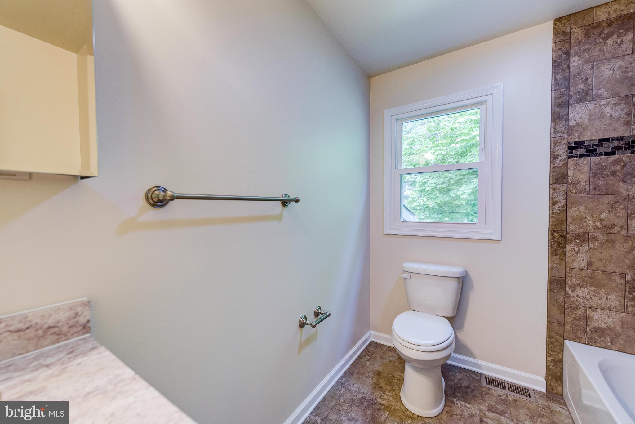 916 South Stepney Road Aberdeen, MD 21001 - Photo 12 of 27 Bath