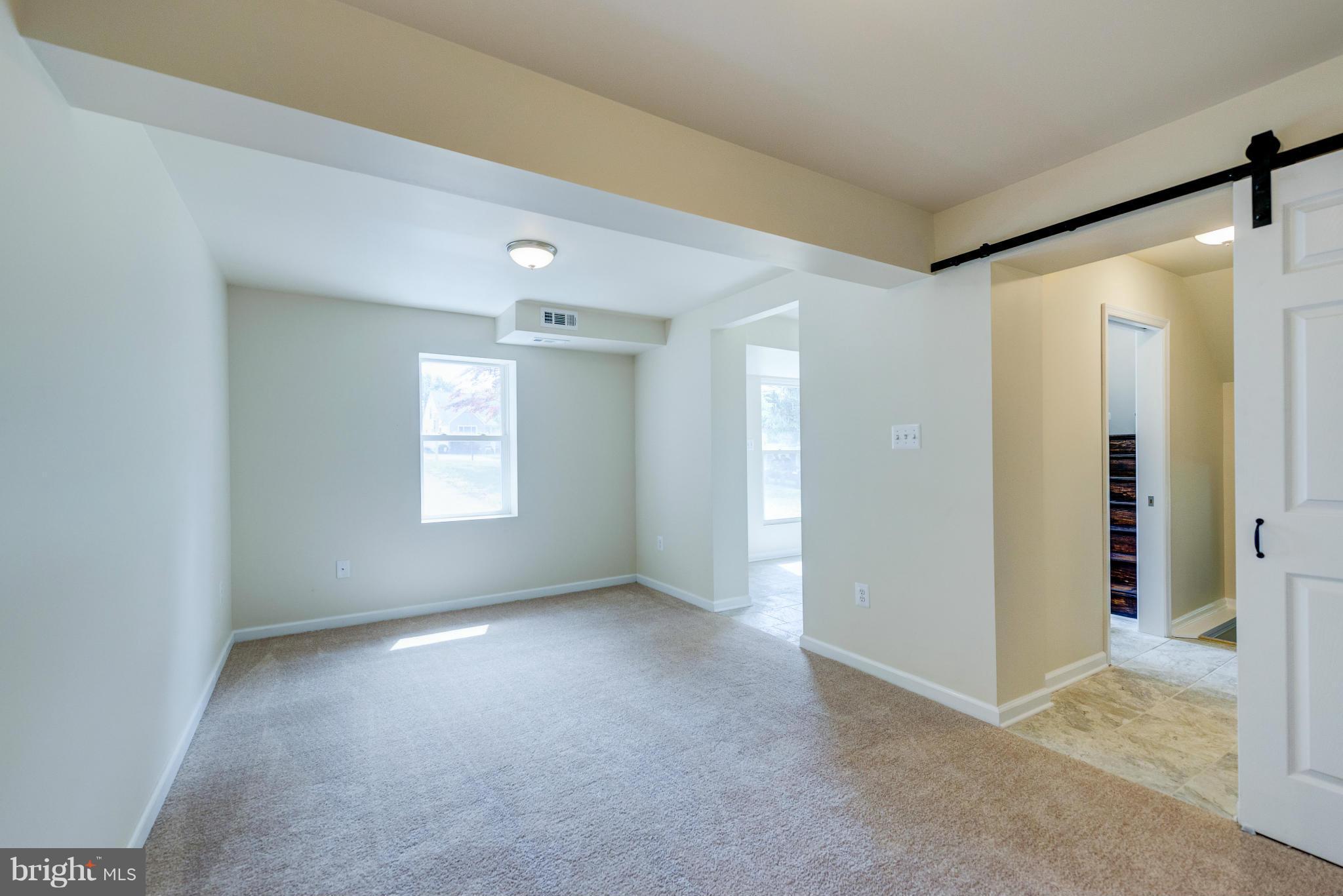 916 South Stepney Road Aberdeen, MD 21001 - Photo 20 of 27 Living Room