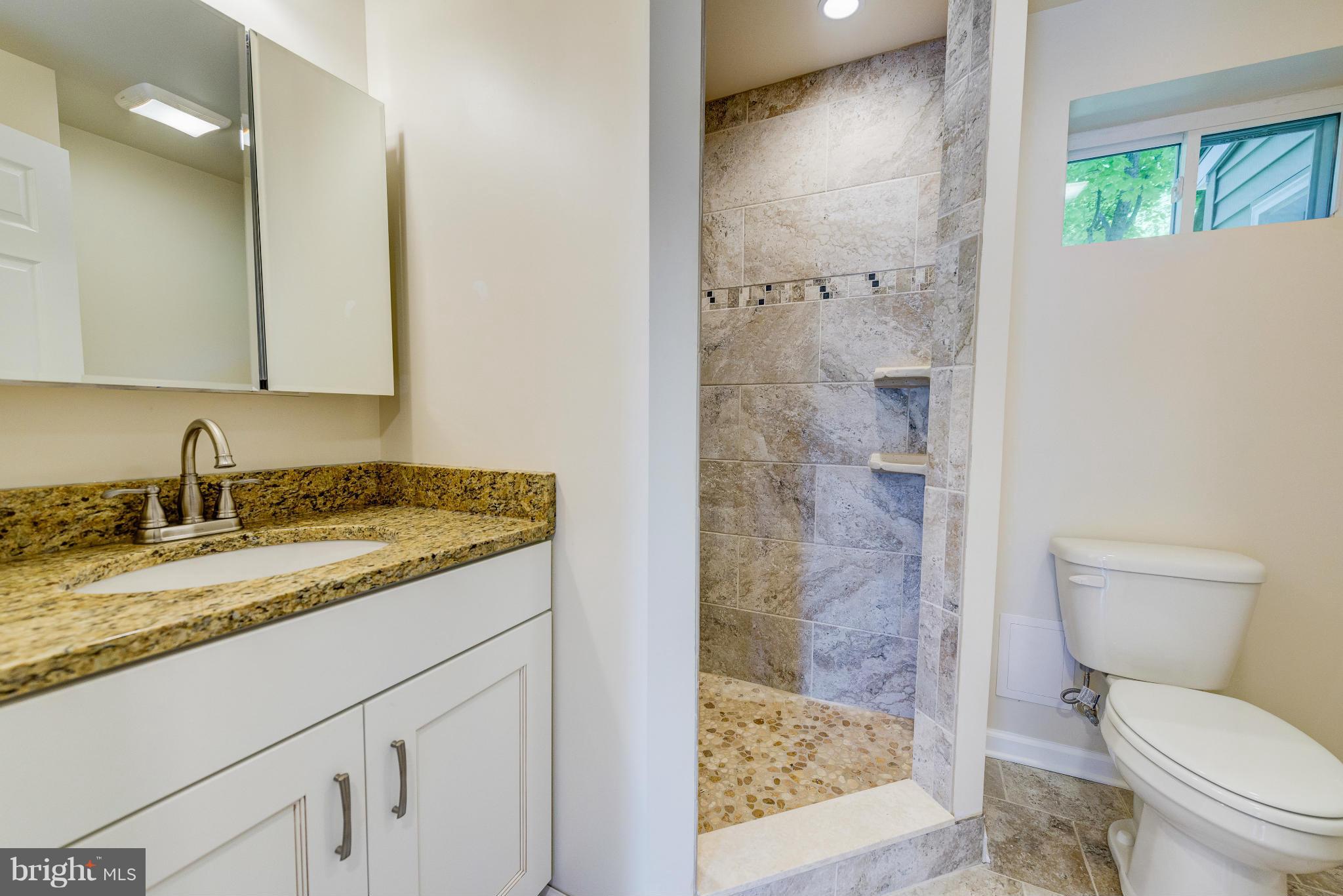 916 South Stepney Road Aberdeen, MD 21001 - Photo 4 of 27 Bath