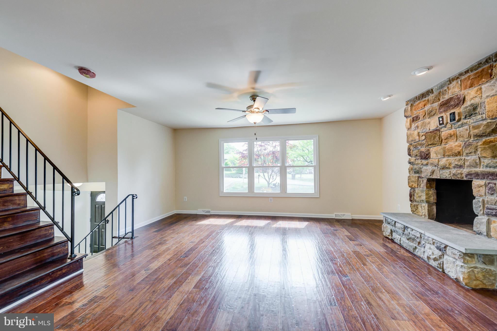 916 South Stepney Road Aberdeen, MD 21001 - Photo 10 of 27 Living Room