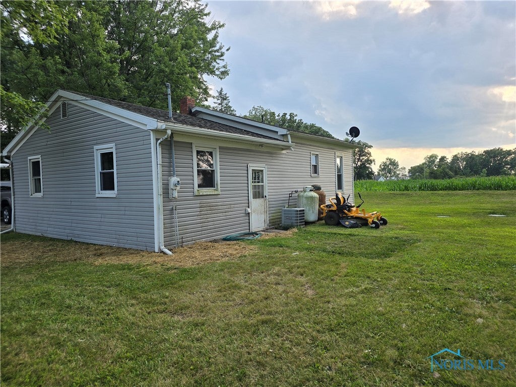 19599 Powers Road Defiance, OH 43512 - Photo 2 of 20 back