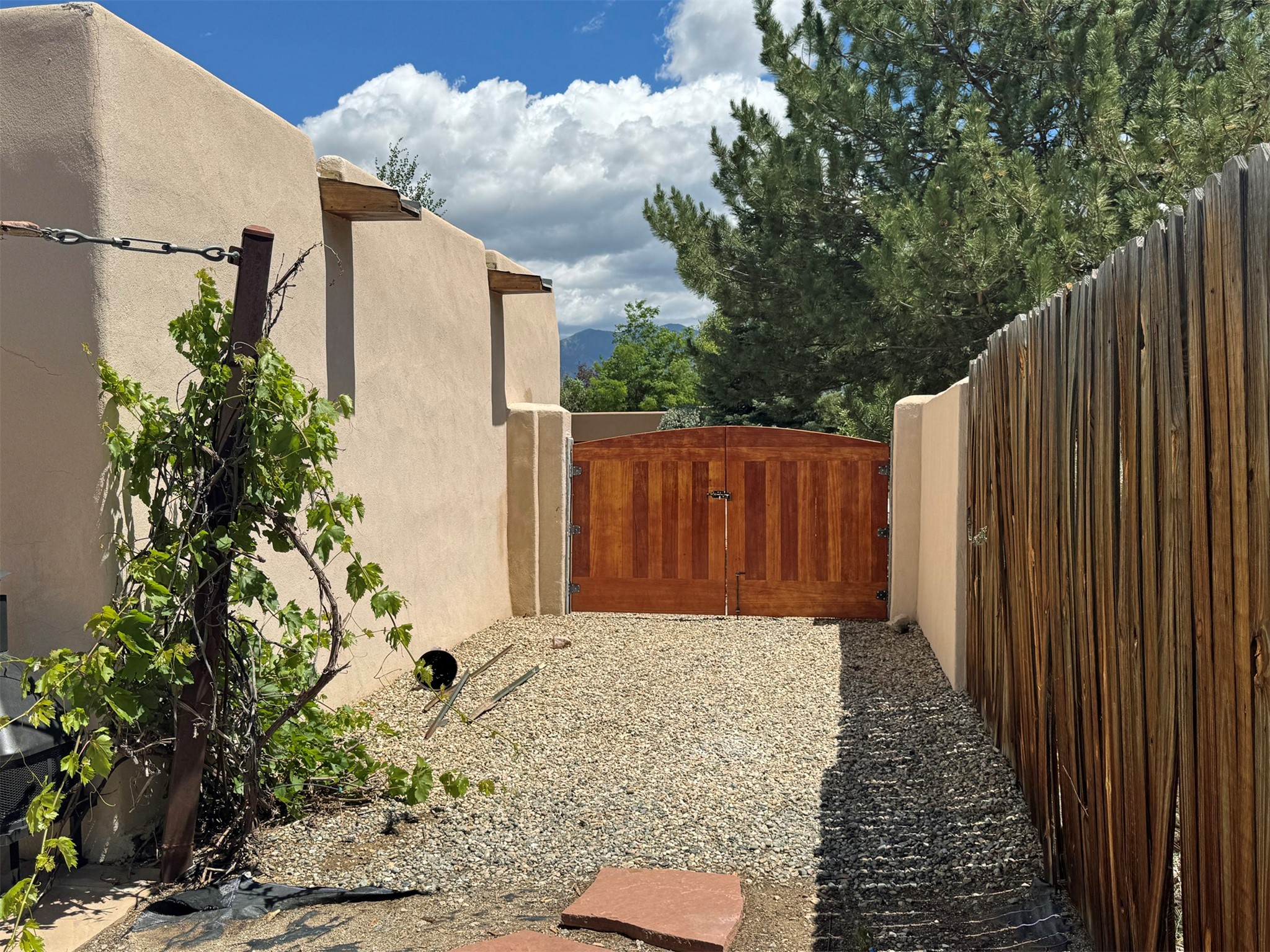363 Monte Vista Road Taos, NM 87571 - Photo 33 of 38