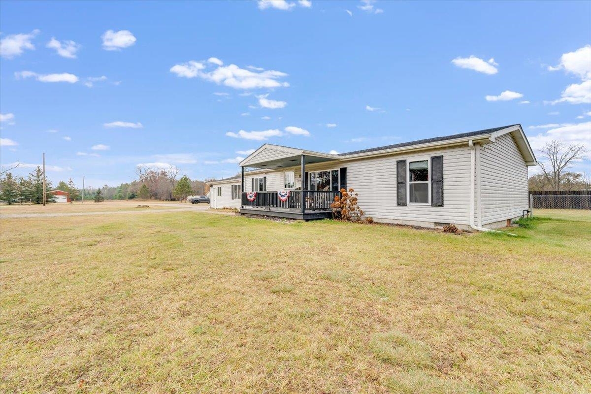 3265 Ash Street Lupton, MI 48635 - Photo 3 of 33 1940677-032e15b3-003e-495b-83eb-ac0ad9d3f361.JPG
