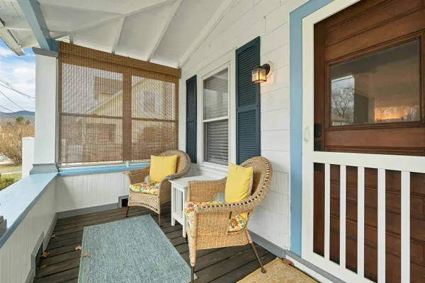 $620,000 | 38 School Street, Lincoln, NH 03251