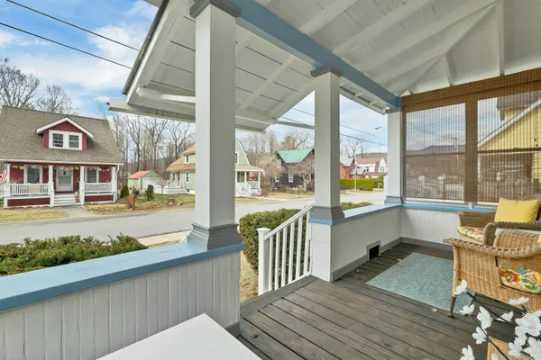 $620,000 | 38 School Street, Lincoln, NH 03251