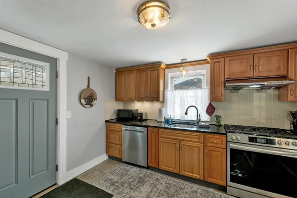 $620,000 | 38 School Street, Lincoln, NH 03251