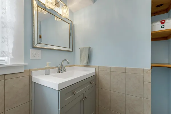 $620,000 | 38 School Street, Lincoln, NH 03251