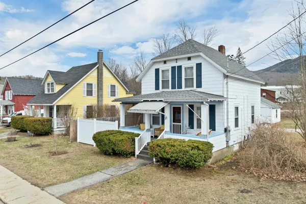 $620,000 | 38 School Street, Lincoln, NH 03251