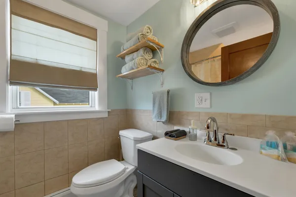 $620,000 | 38 School Street, Lincoln, NH 03251