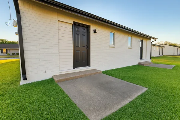 $850 | 1219 Kingston Drive, Unit B, Wharton, TX 77488