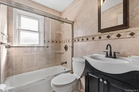 $879,000 | 33 McKee Street, Floral Park, NY 11001