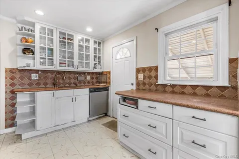 $950,000 | 33 McKee Street, Floral Park, NY 11001