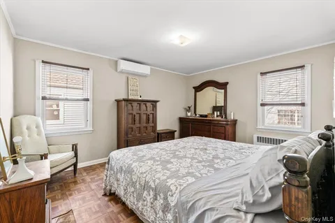 $950,000 | 33 McKee Street, Floral Park, NY 11001