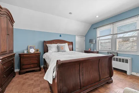 $879,000 | 33 McKee Street, Floral Park, NY 11001