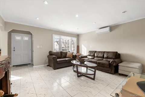 $879,000 | 33 McKee Street, Floral Park, NY 11001