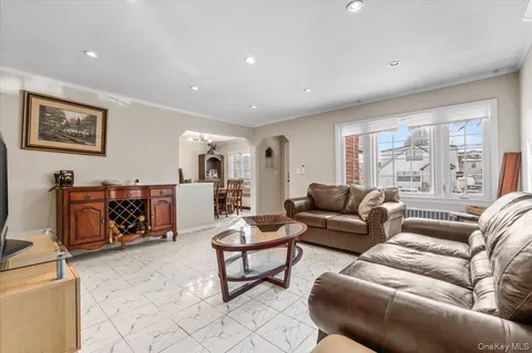 $950,000 | 33 McKee Street, Floral Park, NY 11001