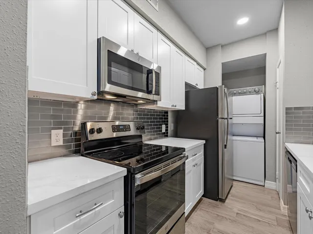 $115,000 | 4001 East NASA Parkway, Unit 217, Seabrook, TX 77586