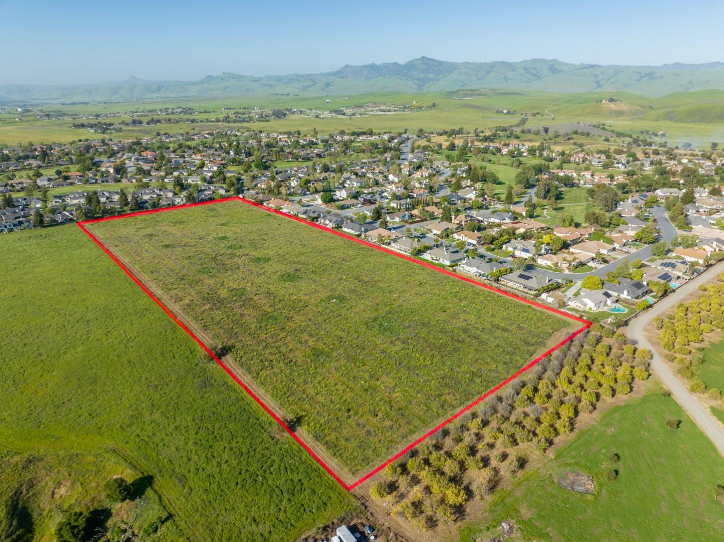 5181 Southside Road Hollister, CA 95023 - Photo 9 of 9 a view of a city