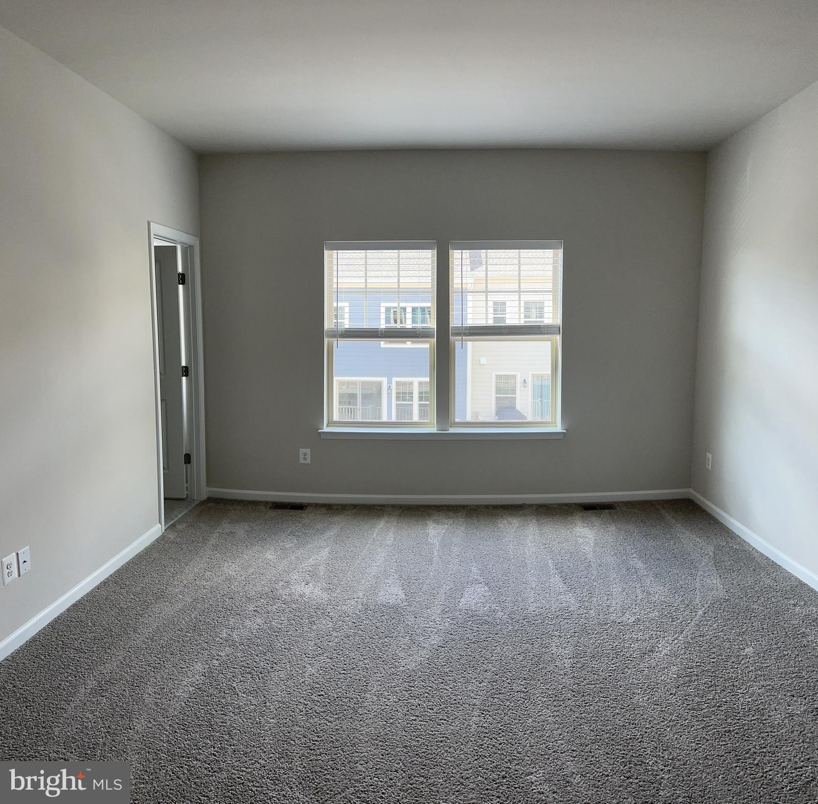 9361 Barnes Loop Manassas, VA 20110 - Photo 15 of 22 an empty room with a window